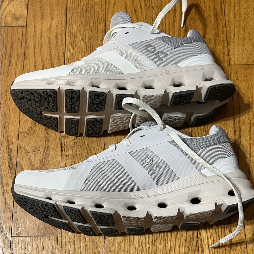 On Cloudrunner Woman’s White/Light Gray Running Shoes - Picture 6 of 7